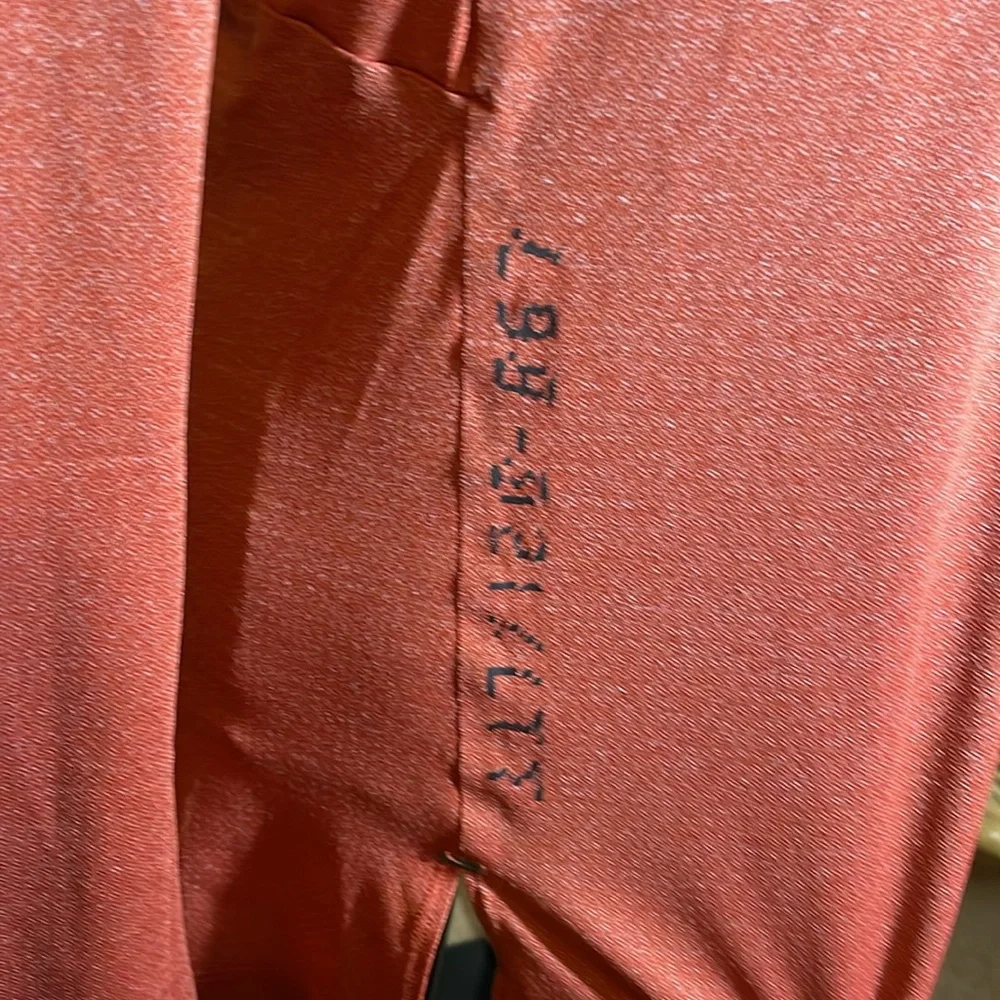 Men’s Lulu Lemon Textured Training Long sleeve Medium burnt orange